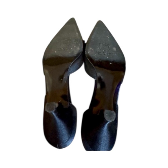 Stuart Weitzman bow front, kitten heel black pumps, Size 7, excellent condition - Picture 4 of 4